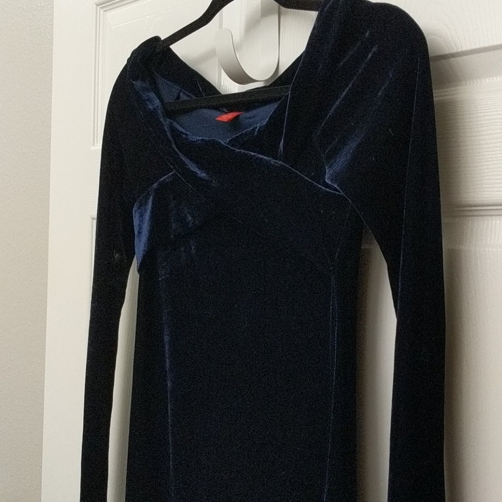 Long sleeve dark blue velvet dress